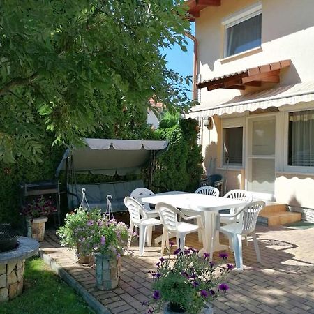 Вилла Rose Vip Apartman Хайдусобосло Экстерьер фото