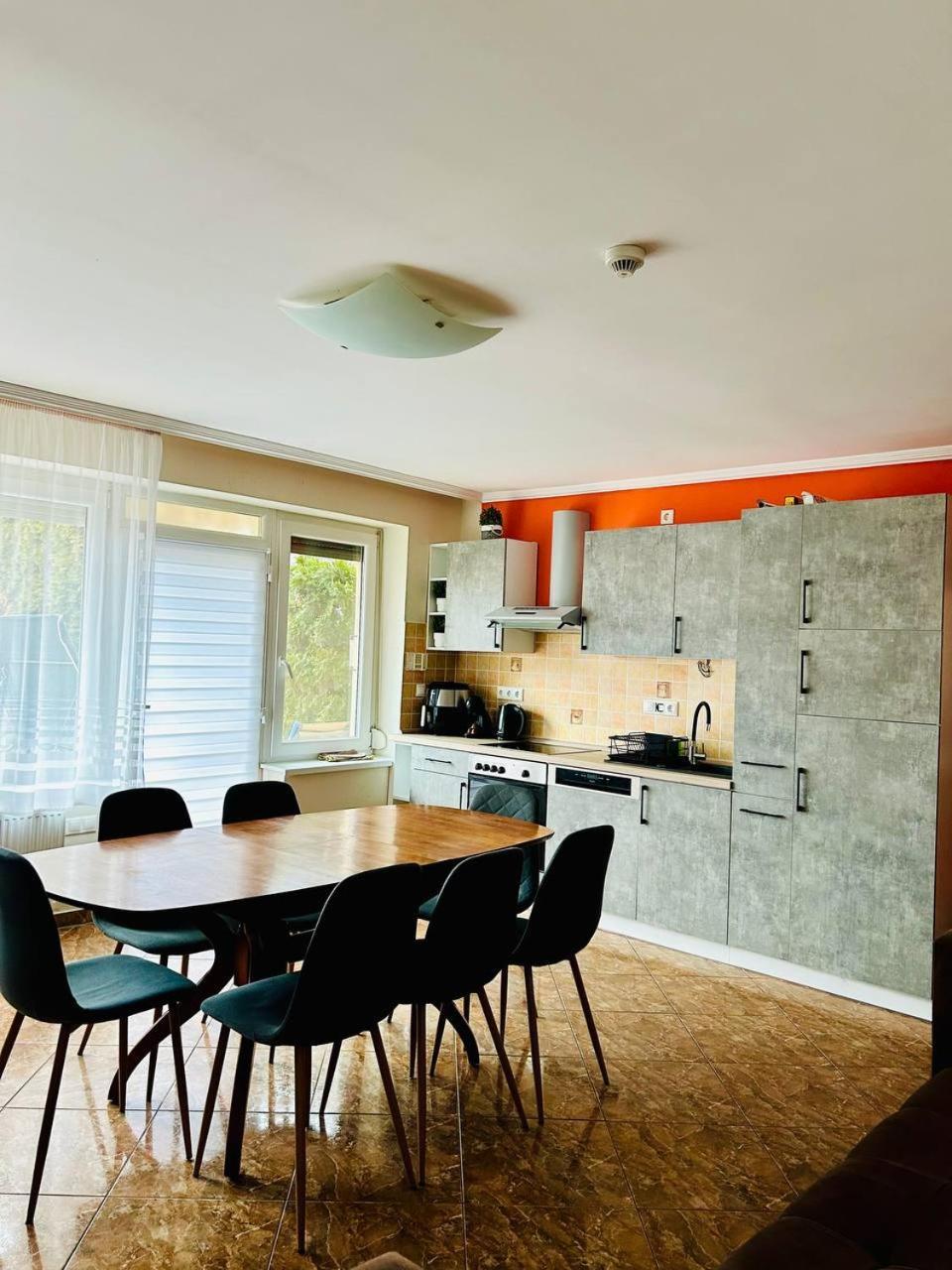 Вилла Rose Vip Apartman Хайдусобосло Экстерьер фото