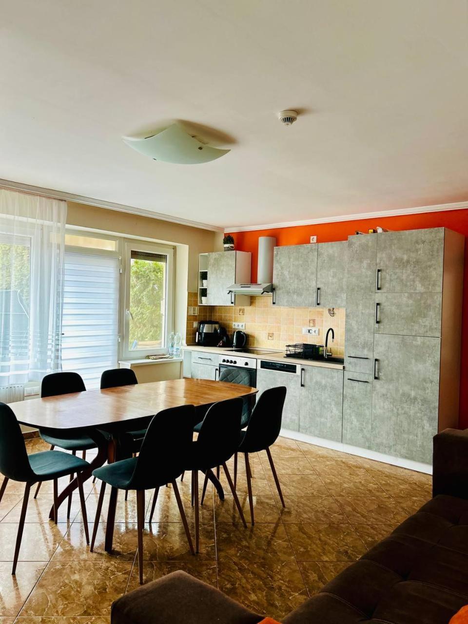 Вилла Rose Vip Apartman Хайдусобосло Экстерьер фото